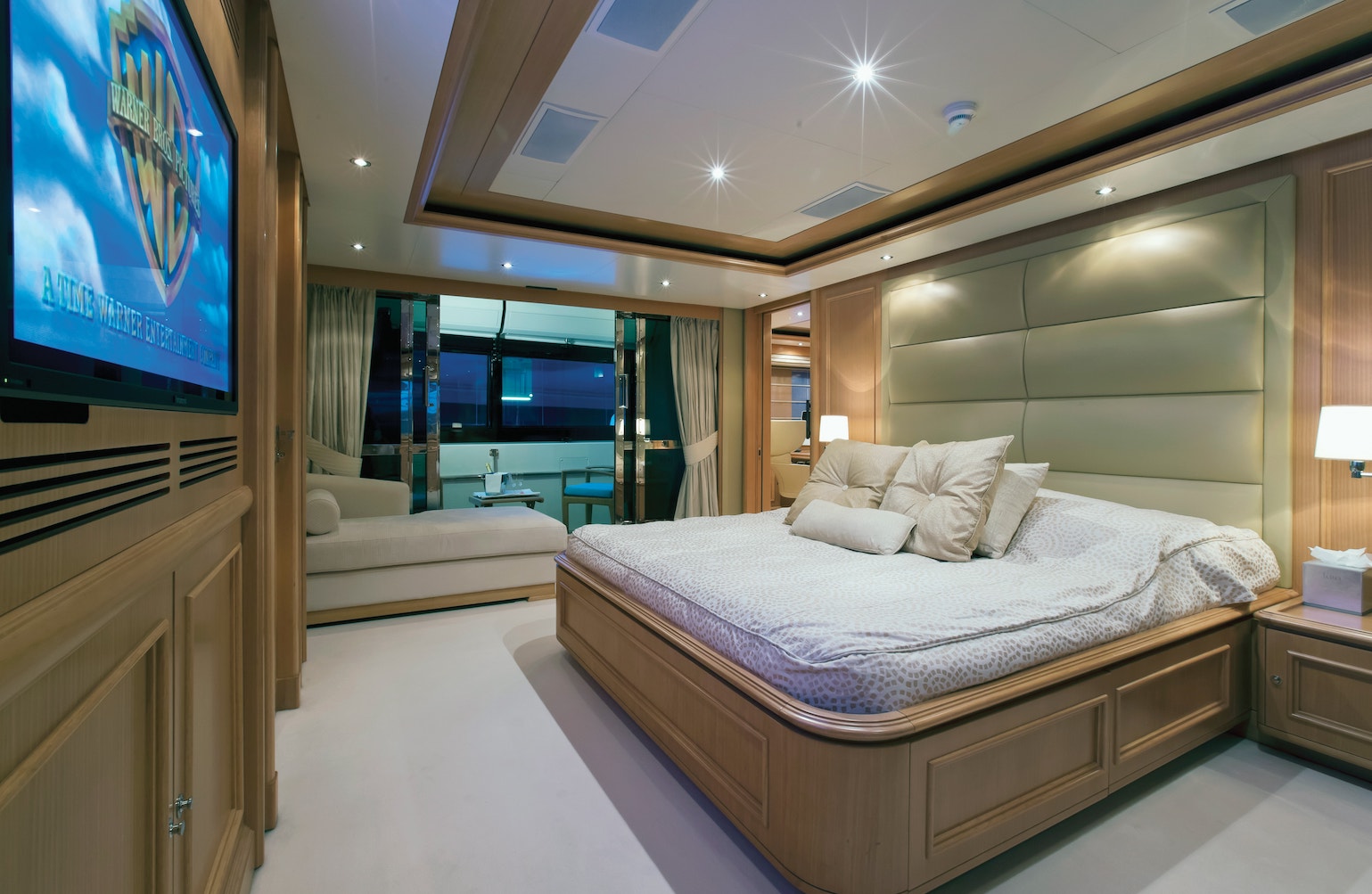 Full-beam Master Suite with Private Balcony