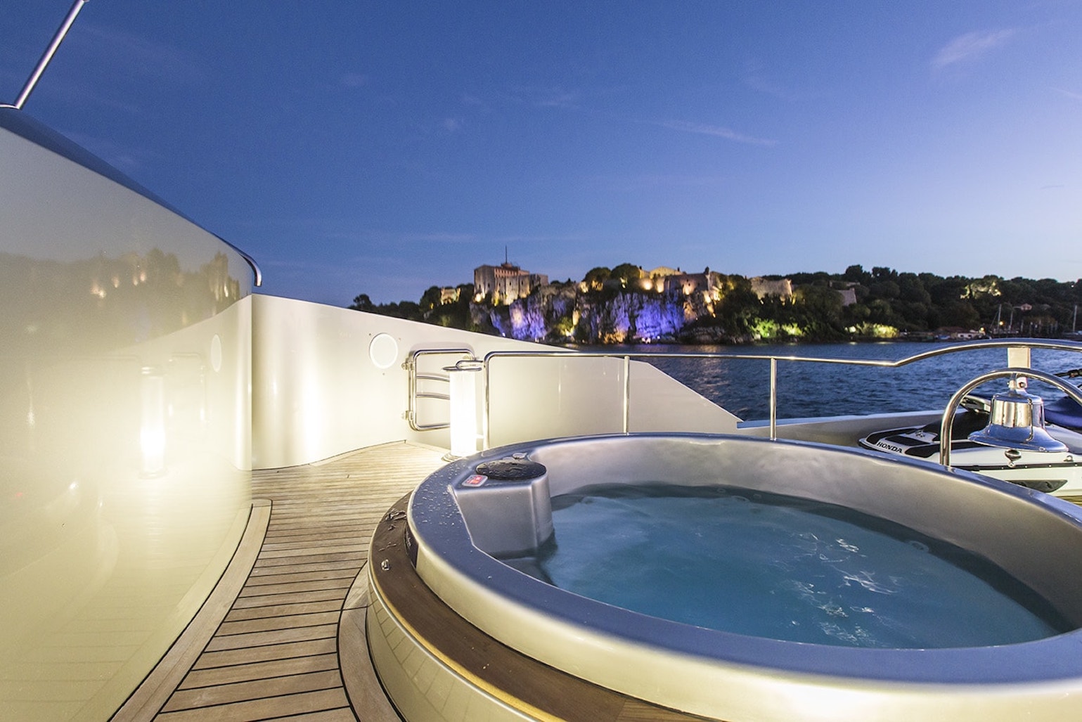 Jacuzzi on the sundeck